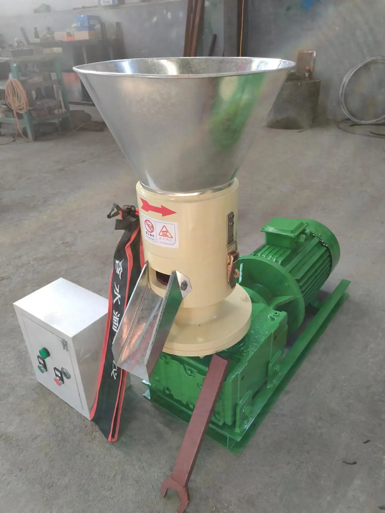 

High Quality Flat Die Wood Sawdust Pellet Making Machine Biomass Wood Pellet Production Line Biomass Wood Pellet Mill