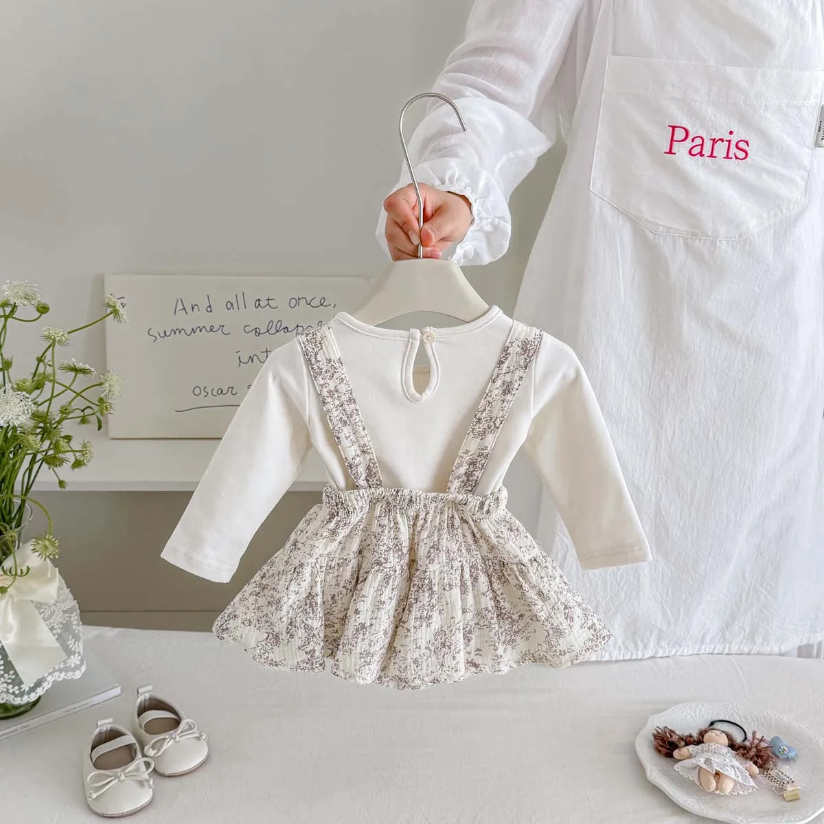 Baby Girl Spring and Autumn Two-Piece Set, Solid Color Long-Sleeve Base Shirt + Floral Suspender Skirt-Style Romper Set, Newborn Photo Shoot Outfit