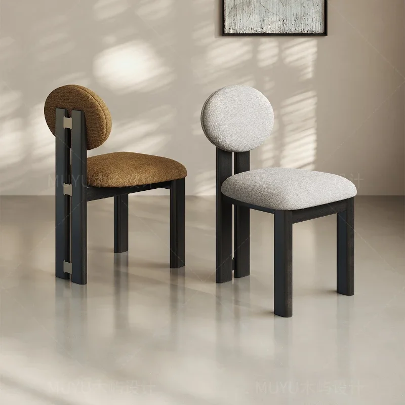 

Скандинавский обеденный стул из цельного дерева, высококачественный бытовой стул со средневековой спинкой, ваби-саби из импортной ткани