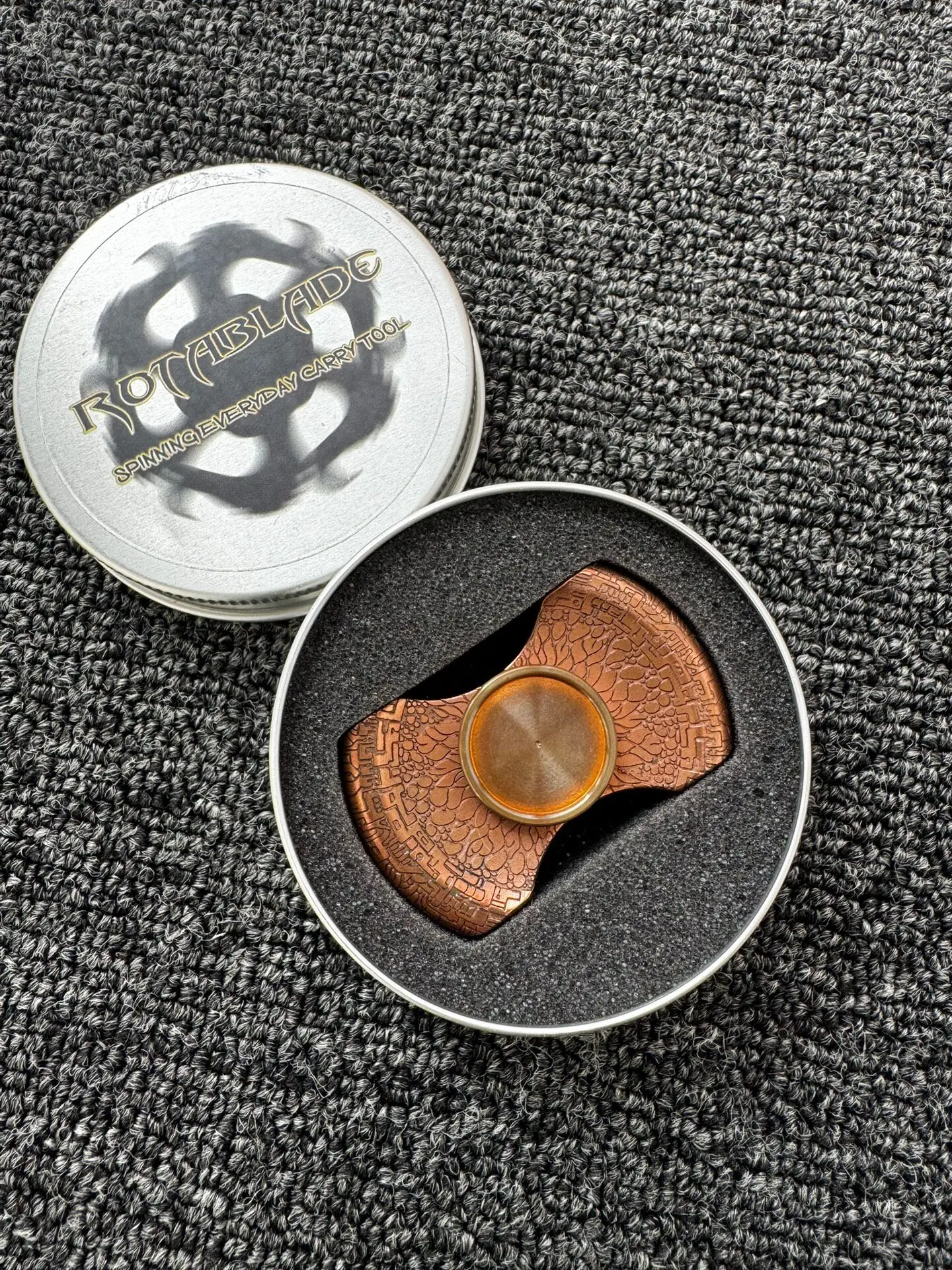 Used EDC genuine Rotablade copper engraving version two-page gyro edc metal decompression toy