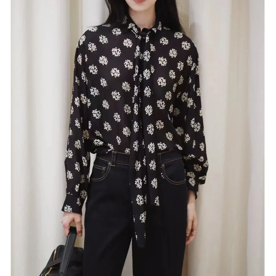 

Vintage printed star crepe long-sleeved shirt women's autumn new streamer lace-up black top