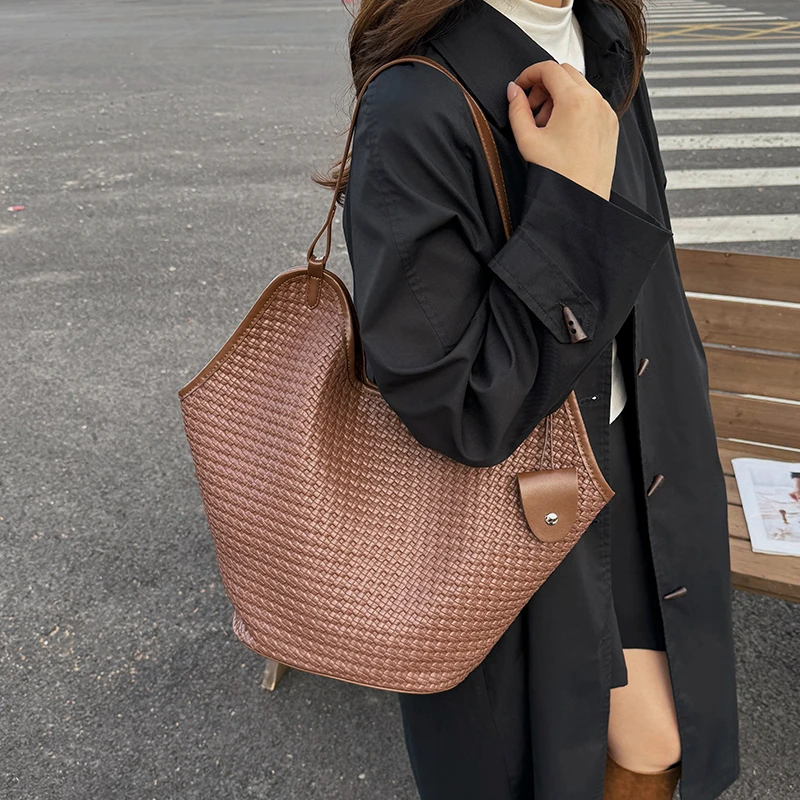 

Retro Woven Pattern Shoulder Bag for Women, Large Capacity PU Leather Tote in Solid Color for Shopping, Commute & Outings
