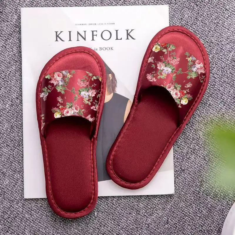 

Women's Chinese Style One Word Silk Home Slippers Four Seasons New Soft Sole Non Slip Silk Print Lightweight Silent Slippers