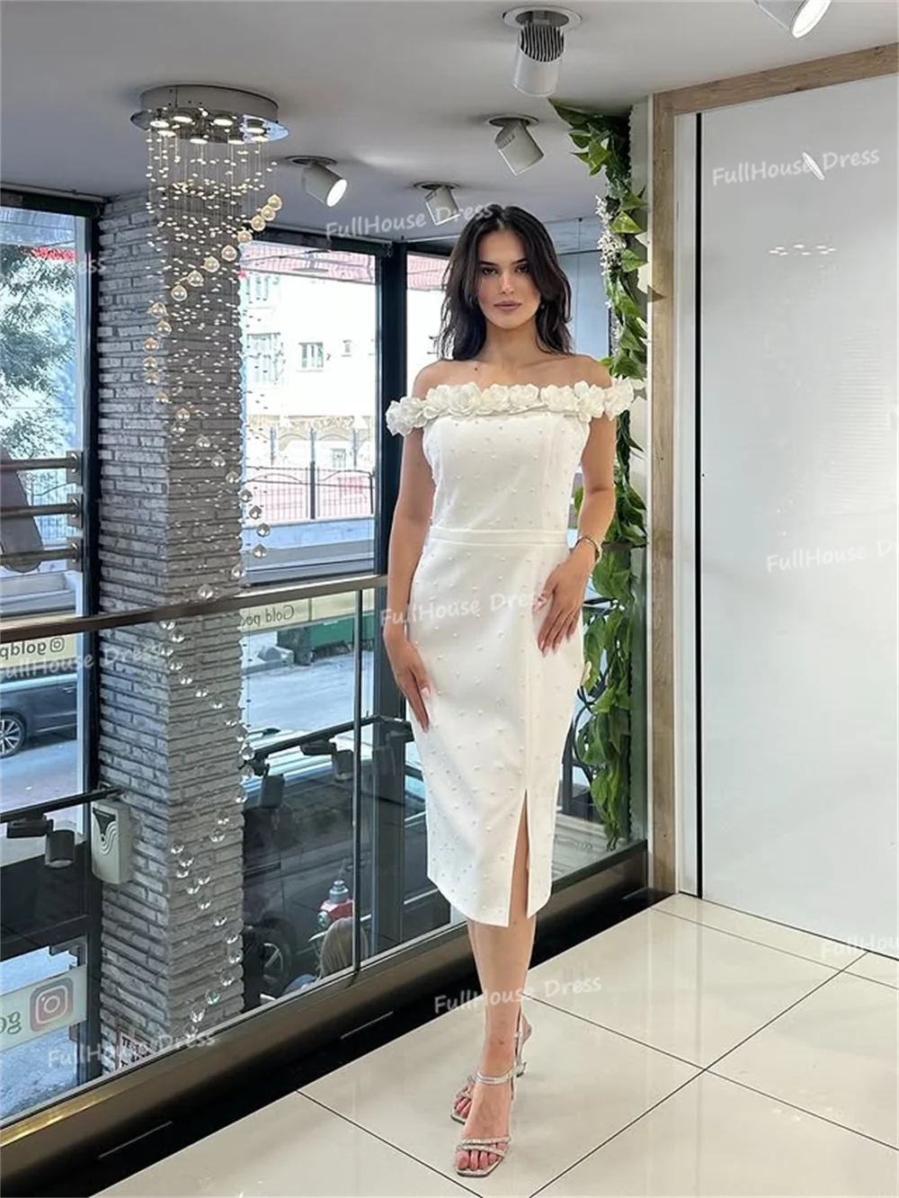 Gaun Malam Panjang Selutut Tanpa Punggung dengan Kerah Perahu dan Hiasan Manik-Manik, Gaun Pesta Elegan dengan Bunga 3D di Samping, vestidos