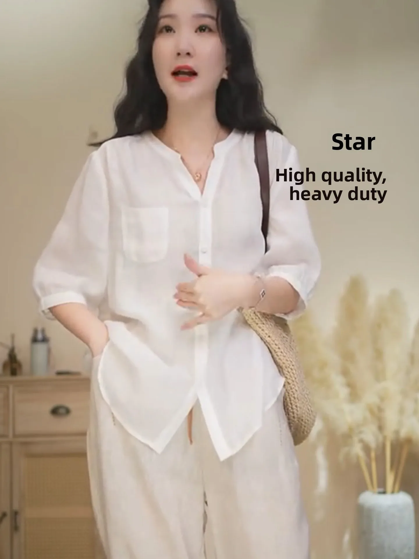 

Летняя женская модная блузка свободного кроя с одной пуговицей, универсальная, в корейском стиле, прямого кроя, шелковая.