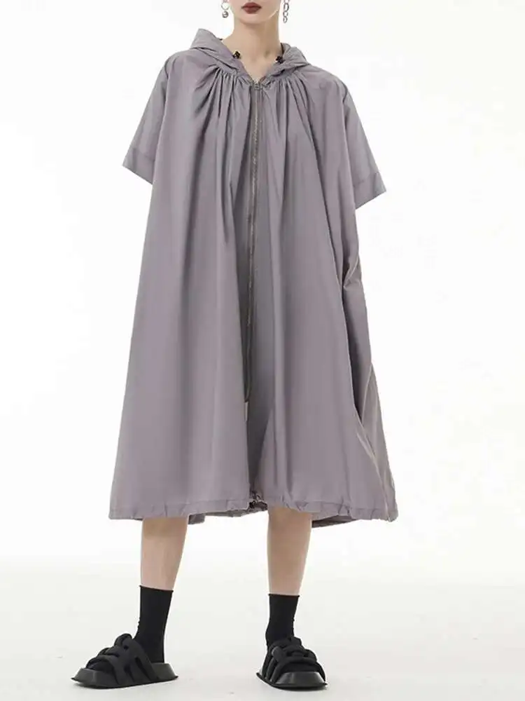 

Женский черный плиссированный плащ на молнии большого размера, новая ветровка с капюшоном и короткими рукавами, модная весна-лето