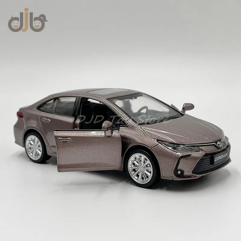 1:32 Diecast Metal Super Car Model Toy Corolla Pull Back With Sound & Light