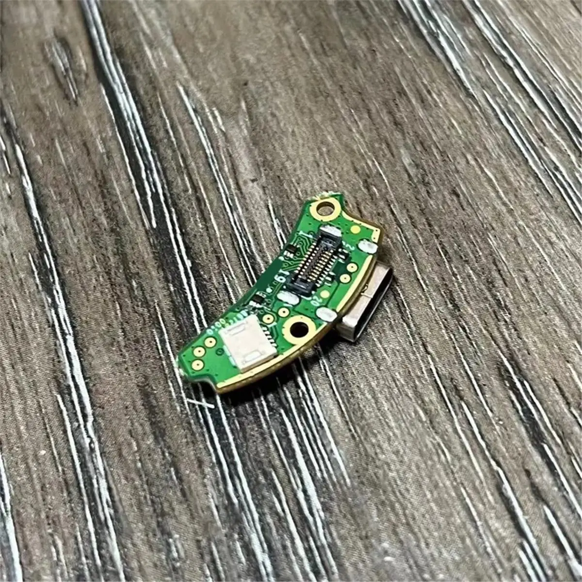 

Запасной зарядный порт Type-C N94R для беспроводных наушников Bos QC45
