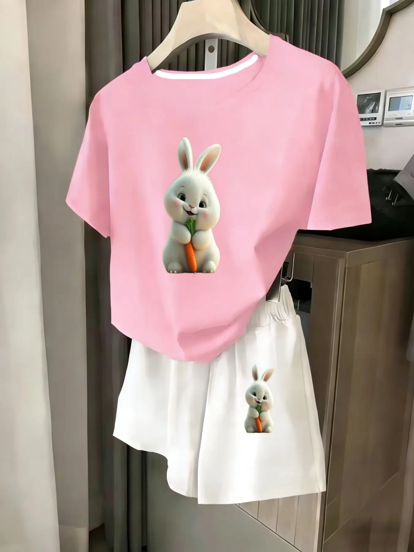 

Женский комплект из 2 предметов, летний комплект для пляжного отдыха, повседневная футболка с круглым вырезом и короткими рукавами, шорты с эластичной резинкой на талии, удобный костюм