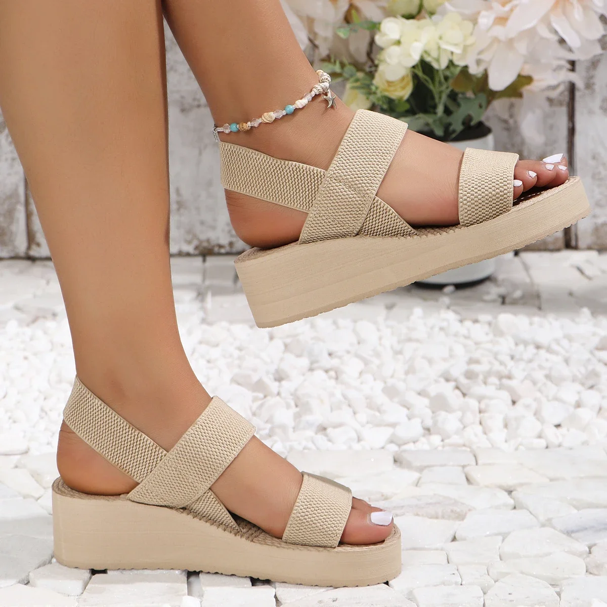 Women\'s fashion trend anti-slip wear-resistant pure black belt soft soled high-heeled sandals