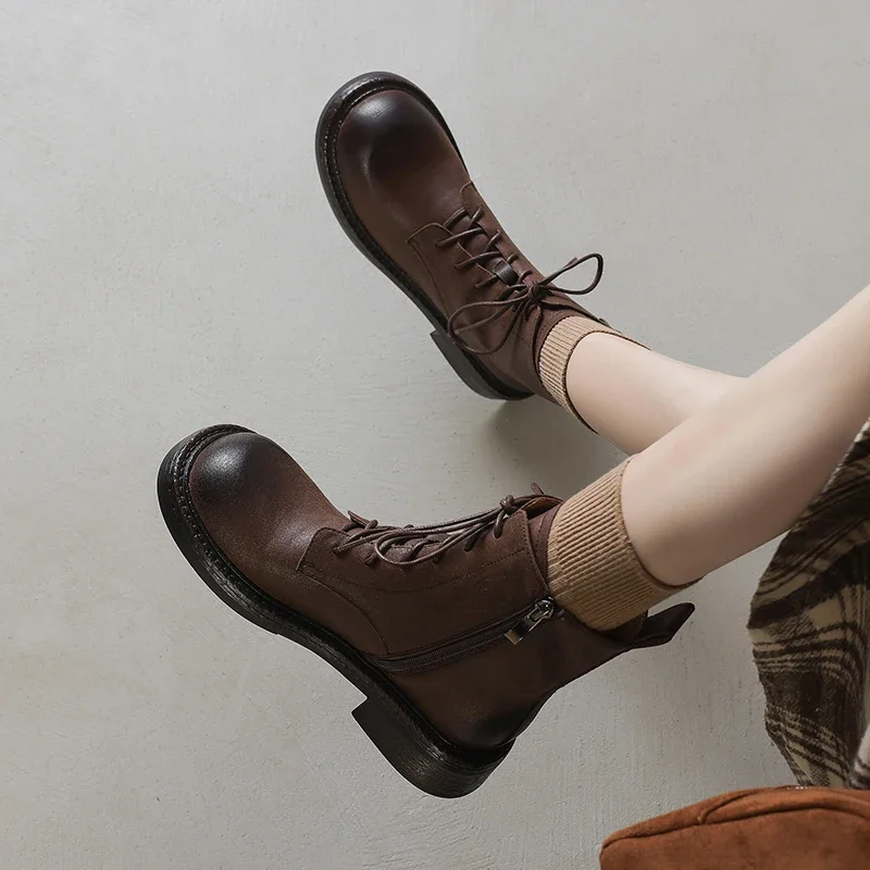 

Новинка 2026, осенне-зимние женские ботильоны из натуральной кожи, короткие ботинки на платформе с матовой воловьей кожей и шнуровкой по бокам на молнии