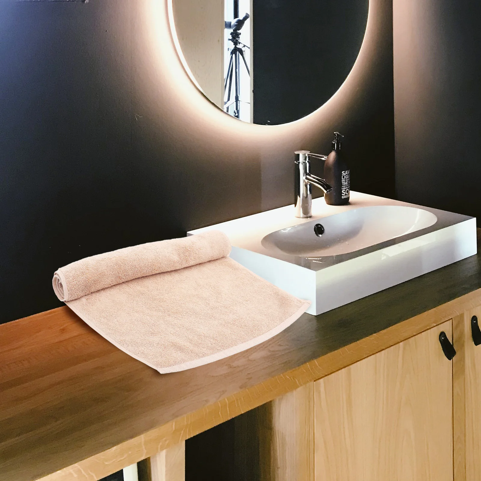 

Large Cotton Bath Towel Thick Design High Absorbency Soft Comfortable Stylish Color Ideal for Shower Spa Hotel Home Travel