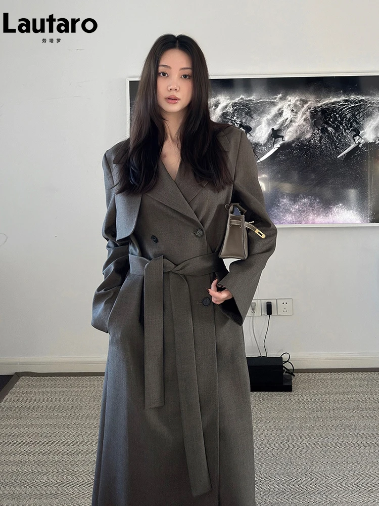 Lautaro Spring Autumn Long Elegant Chic Flowy Trench Coat for Women Sashes Double Breasted Luxury Designer Clothes Overcoat 2024