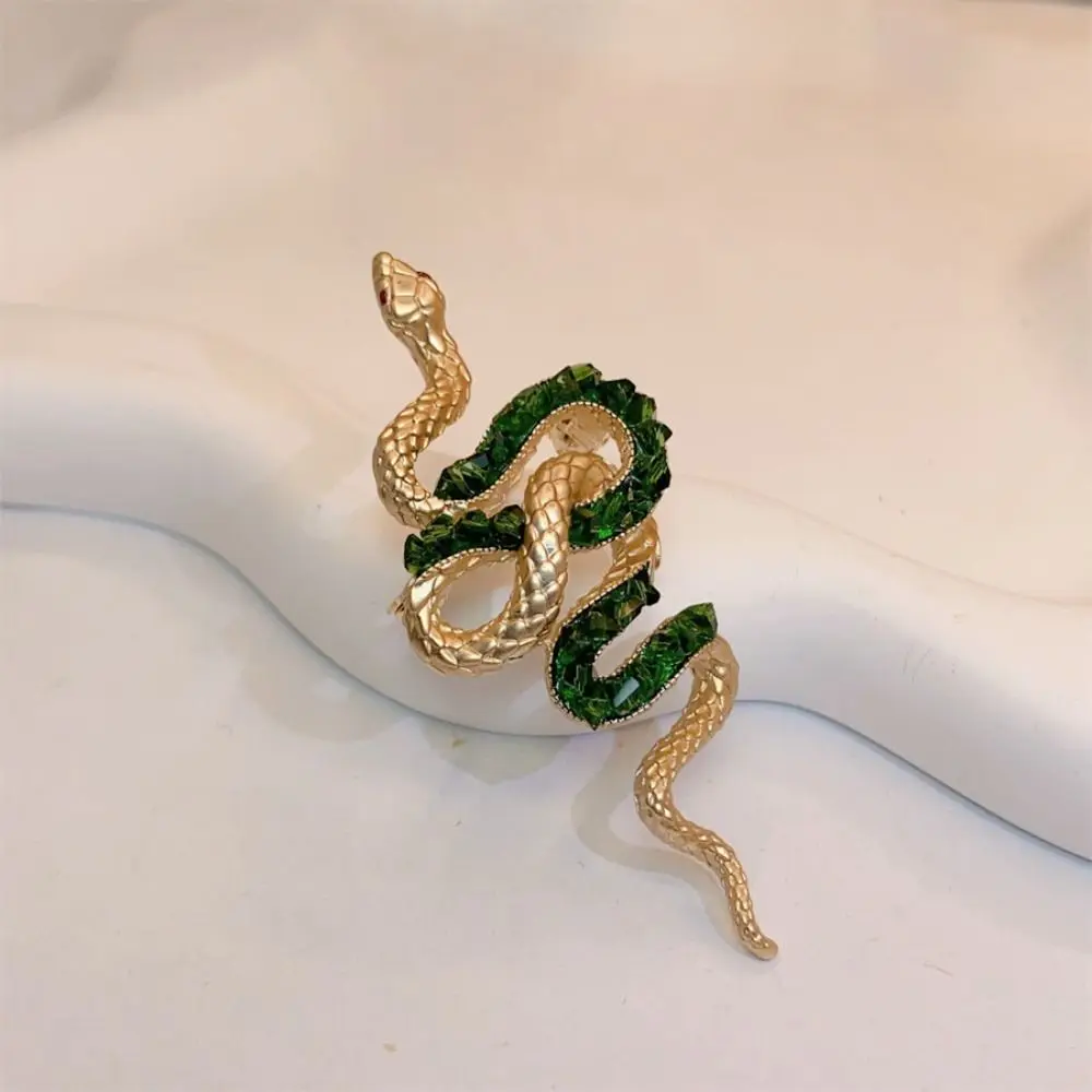 Vintage Zodiac Snake Brooch Minimalist Anti-slip Rhinestone Animal Collar Pins High-grade Temperament Sparkling Snake Lapel Pin