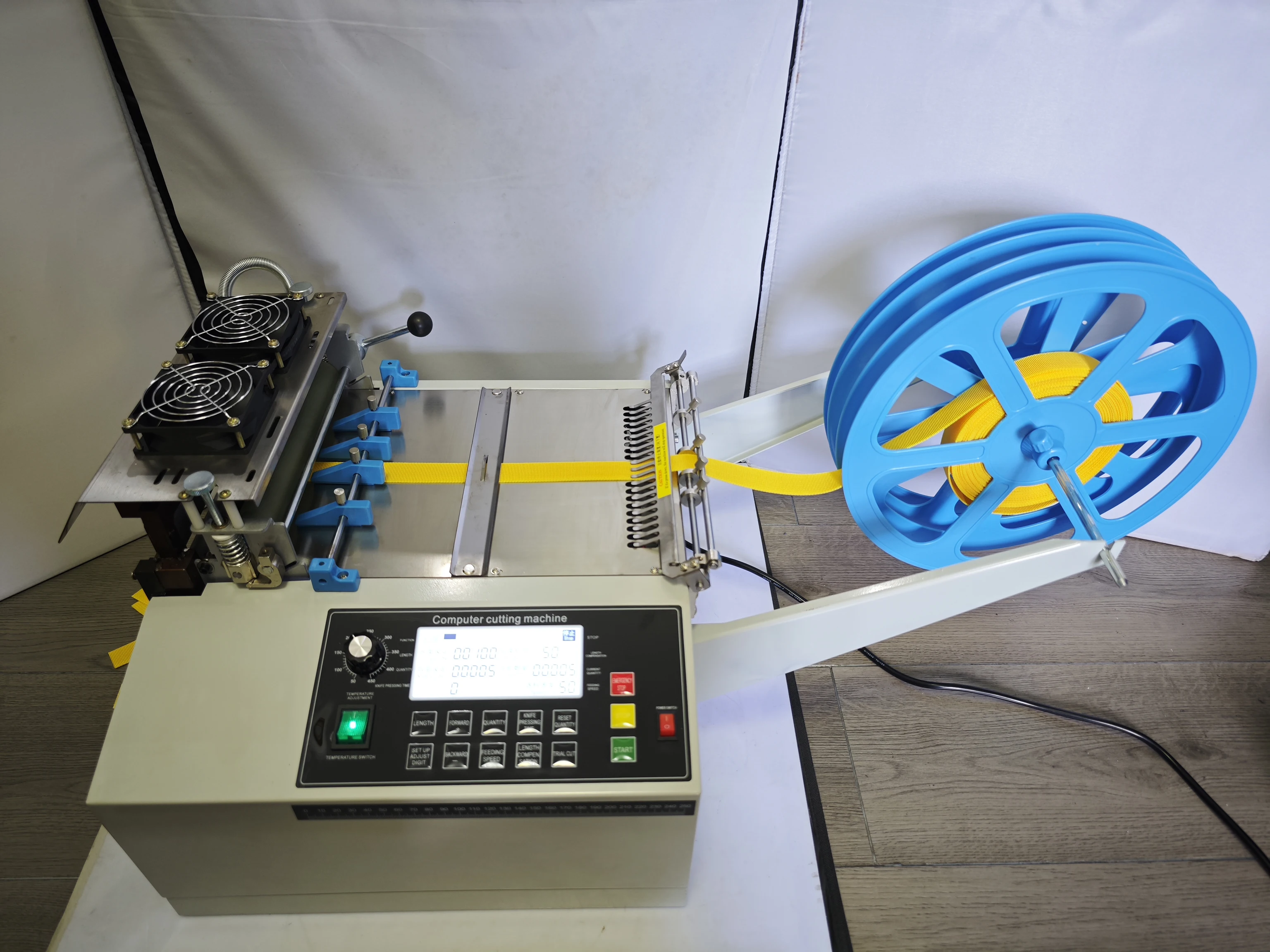 

220T computer automatic hot and cold Cloth belt cutting machine, magic adhesive tape zipper webbing elastic belt cutter