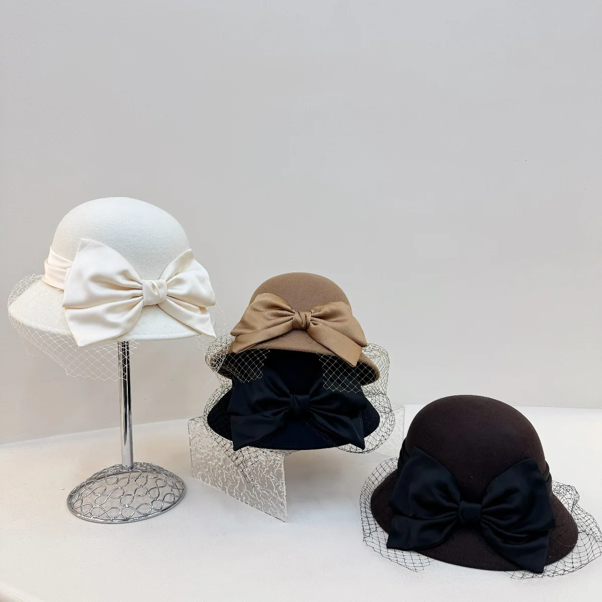 chapeau-de-pecheur-en-laine-tricotee-chaude-pour-femme-style-hepburn-elegant-avec-nœud-en-filet-chapeau-seau-tendance-pour-l'automne-et-l'hiver