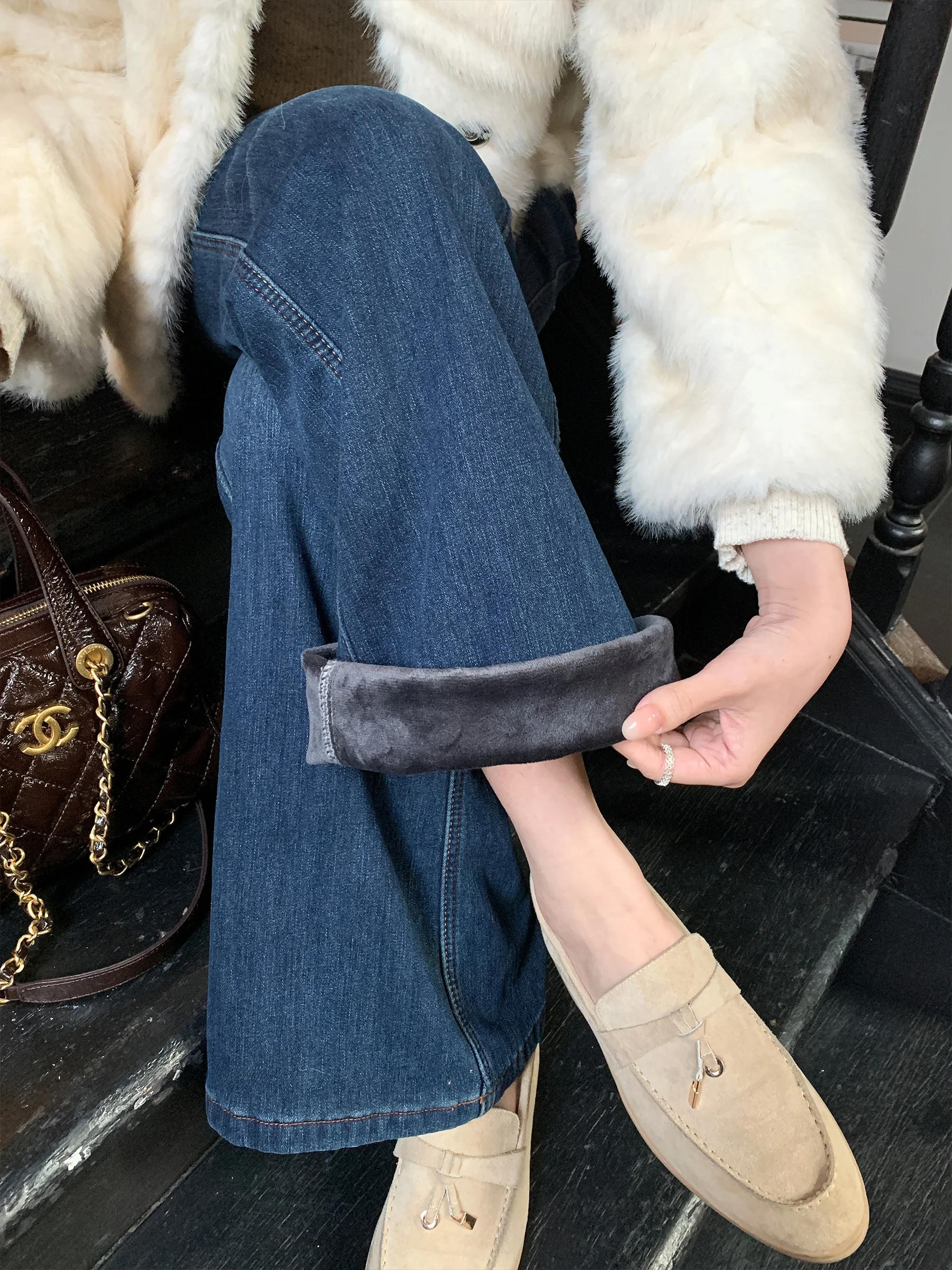 

Женские джинсы Deep Blue Retro Flared Denim: зимние, облегающие, с широкими штанинами, высокой талией и застежкой на пуговицах