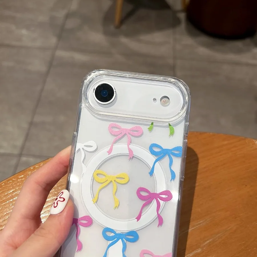 حافظة مغناطيسية لهاتف iPhone 17 Pro متوافقة مع غطاء الهاتف الجمالي ذو الشريط الشفاف اللاسلكي MagSafe المضاد للأصفر