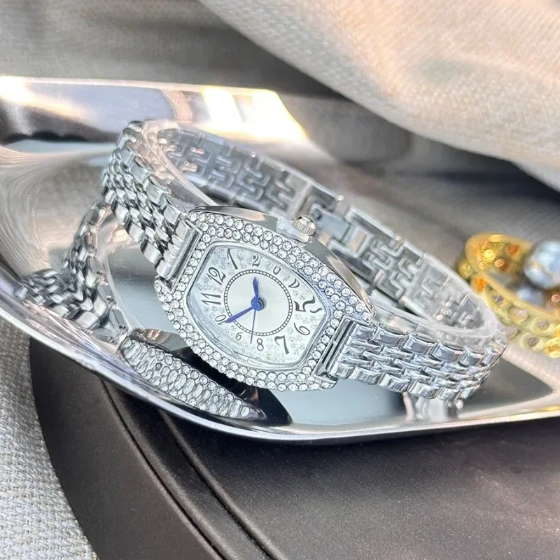 New Women's Gold Full Rhinestones Quartz Bracelet Watch Suitable for Daily Clothing Matching As A Gift for Friends Wife