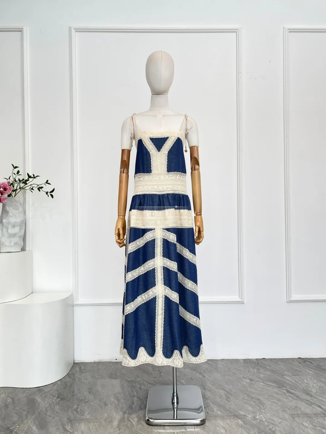 

Бело-синее кружевное лоскутное платье миди без рукавов, новинка 2025 года