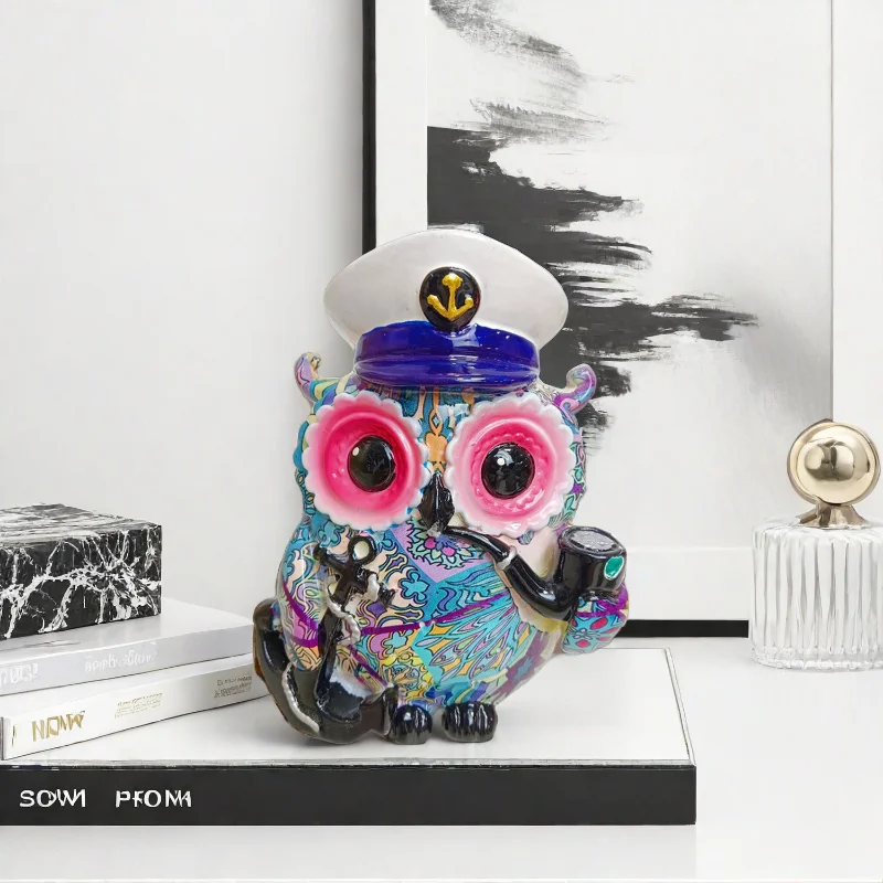 Resin Owl Figurines Vintage Animals Statue Pirates Owl Ornaments Home Living Room Cabinet Desktop Decor Friend Gifts