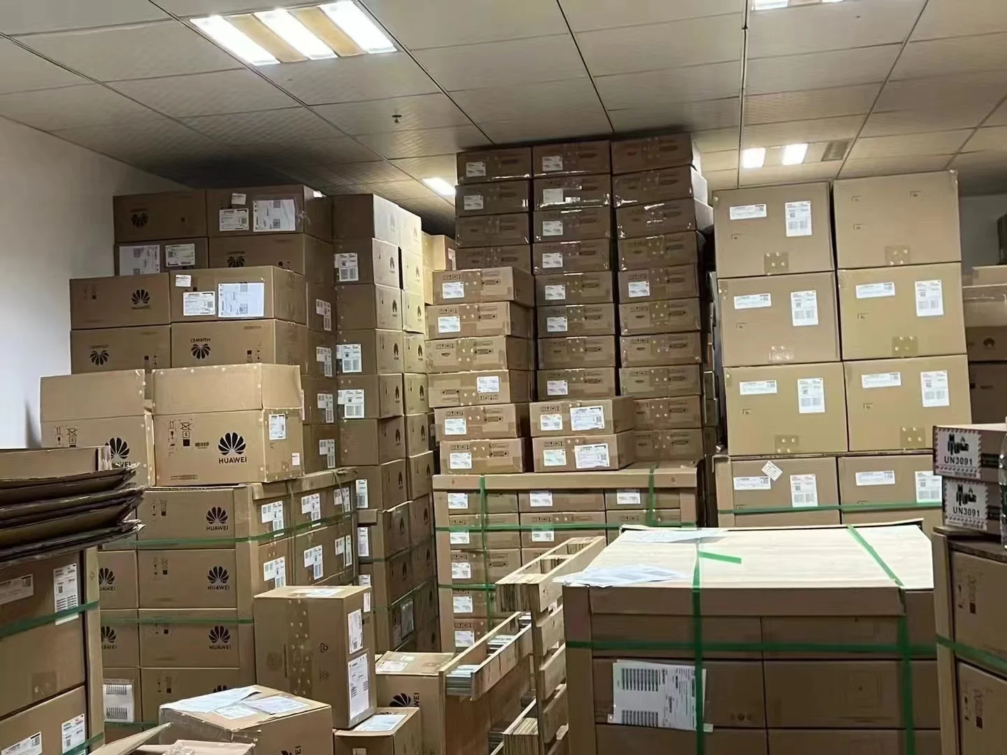 Telepon IP Kelas Operator Grandstream GRP2601