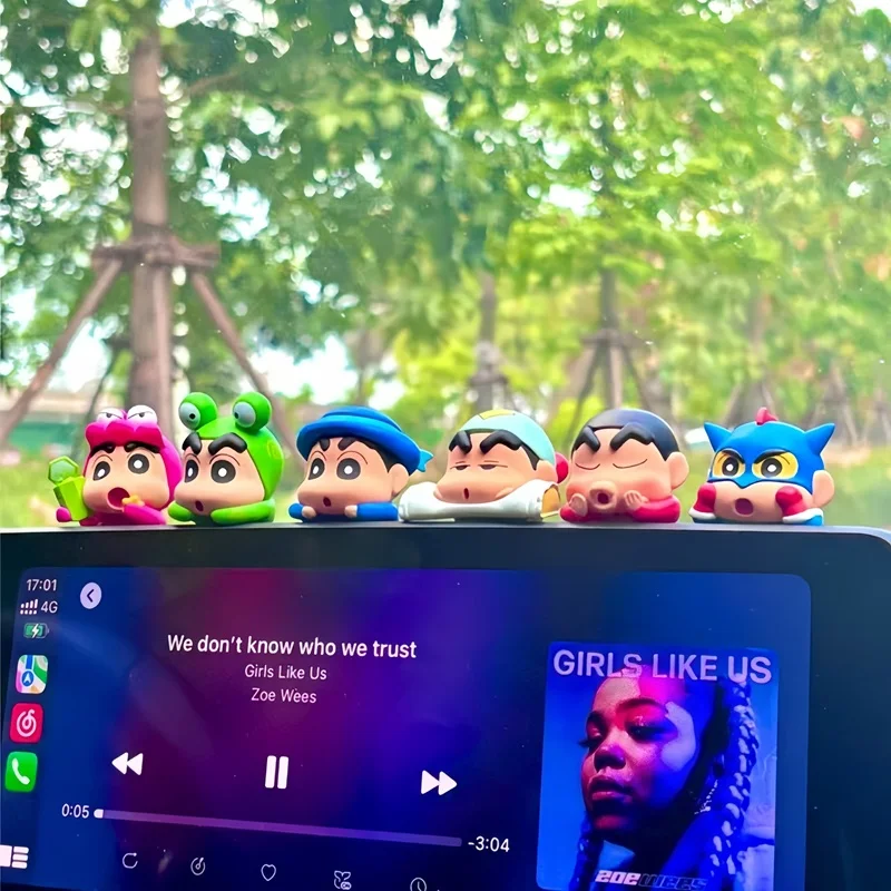 Kucikuji الأصلي تلوين شين تشان صناديق أعمى اللعب شخصيات Kawaii أنيمي نموذج الهاتف المحمول وشاشة الكمبيوتر سيارة زخرفة اللعب