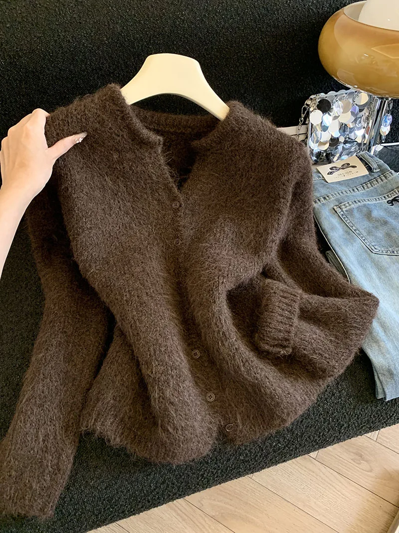 

Ленивый свитер с v-образным вырезом для женщин осенью/зиму 2025, мягкий и липкий вязаный кардиган с темпераментом