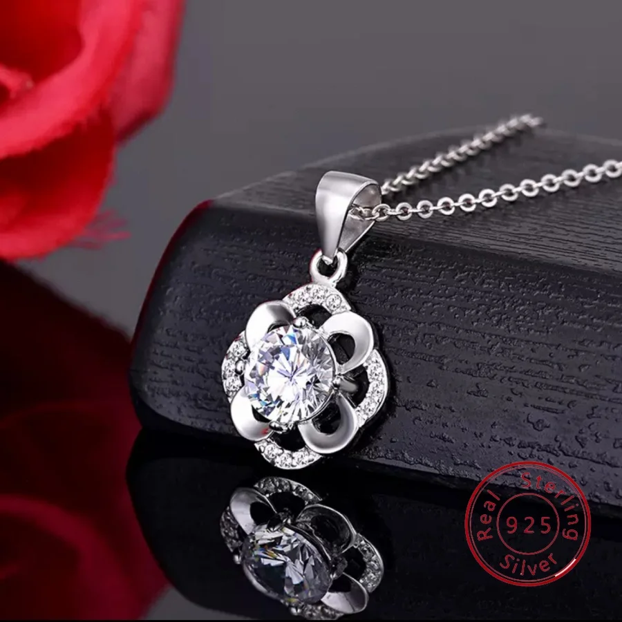 

New Classic S925 Sterling Silver Four-Leaf Clover Necklace for Women Elegant and Sophisticated Fashion Silver Jewelry
