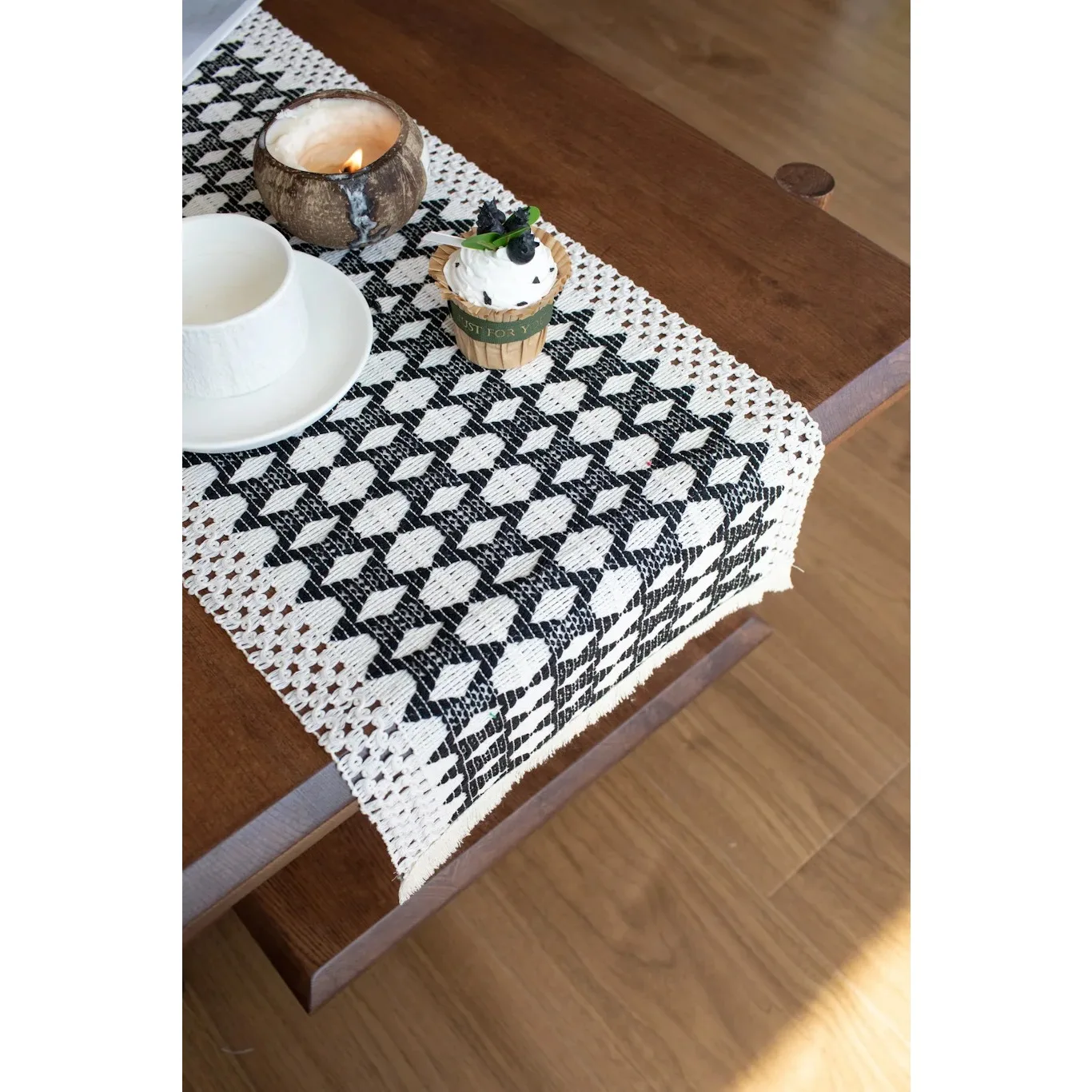 Vintage Hollow Insulation Table Mat Cover Bed Towel Placemats Luxury Plaid Tassel Table Runner Home Kitchen Dining Table Decor 1