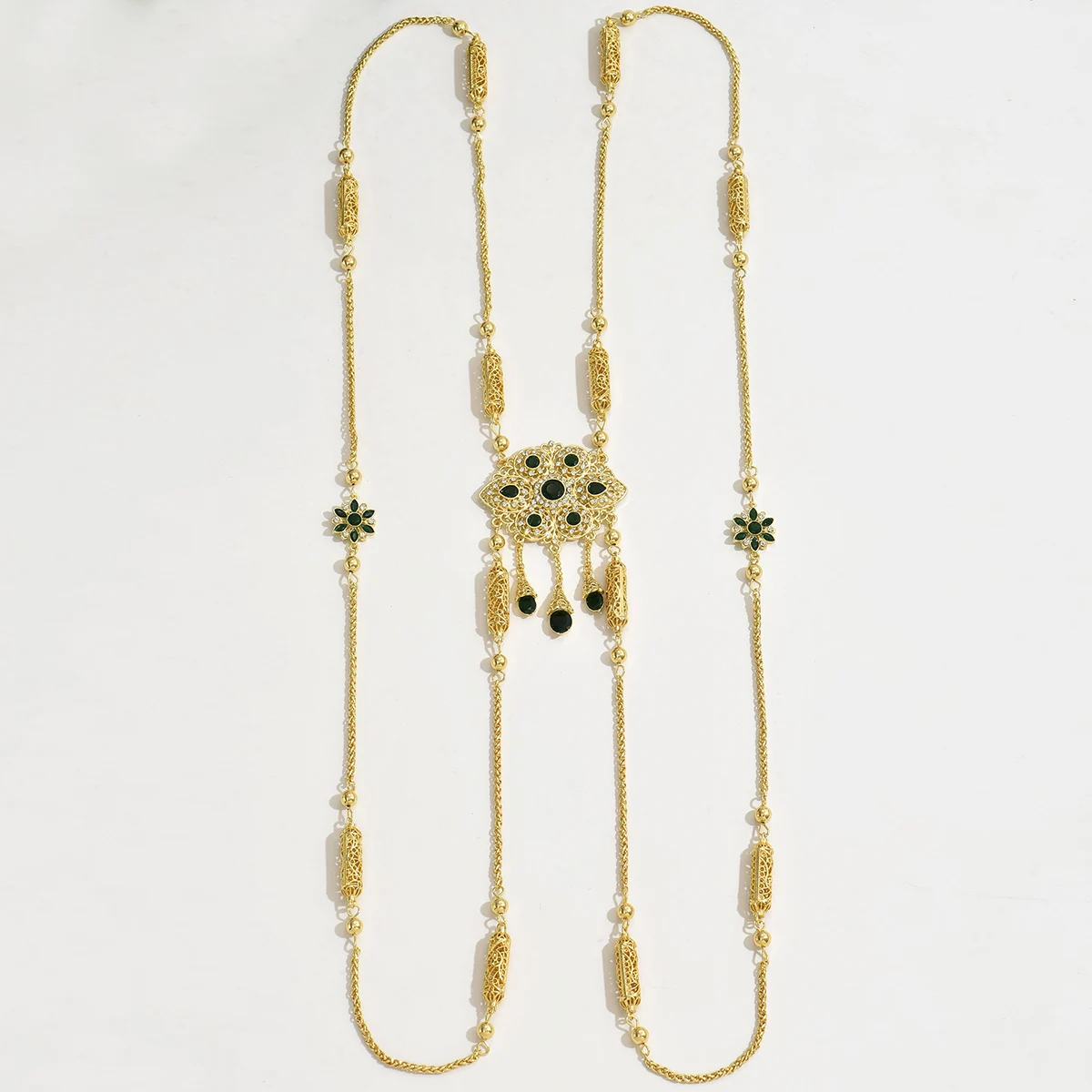 สร้อยคอผู้หญิงสไตล์โมร็อกโกคลาสสิกแบบย้อนยุค ลายดอกไม้ฉลุ สร้อยคล้องไหล่สำหรับงานแต่งงาน