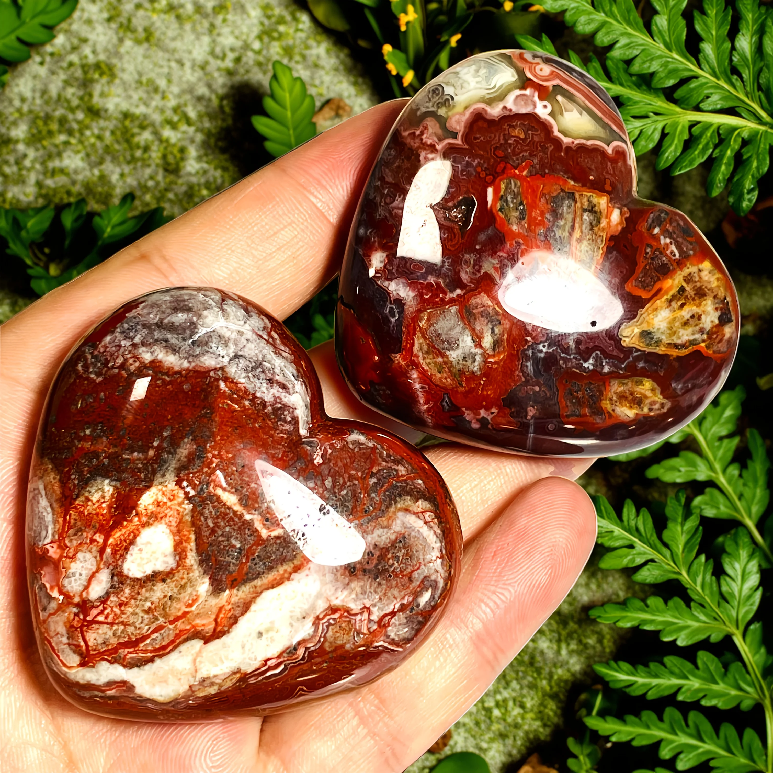 One natural agate and crystal heart-shaped stone, a heart-shaped crystal home decoration, a Christmas, Mother's Day room decor