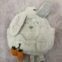 Mochila de pelúcia bege personalizada para mulheres, cenoura personalizada, fofa, coelho de orelha pendurado, bordado, saco de presente bonito infantil com nome