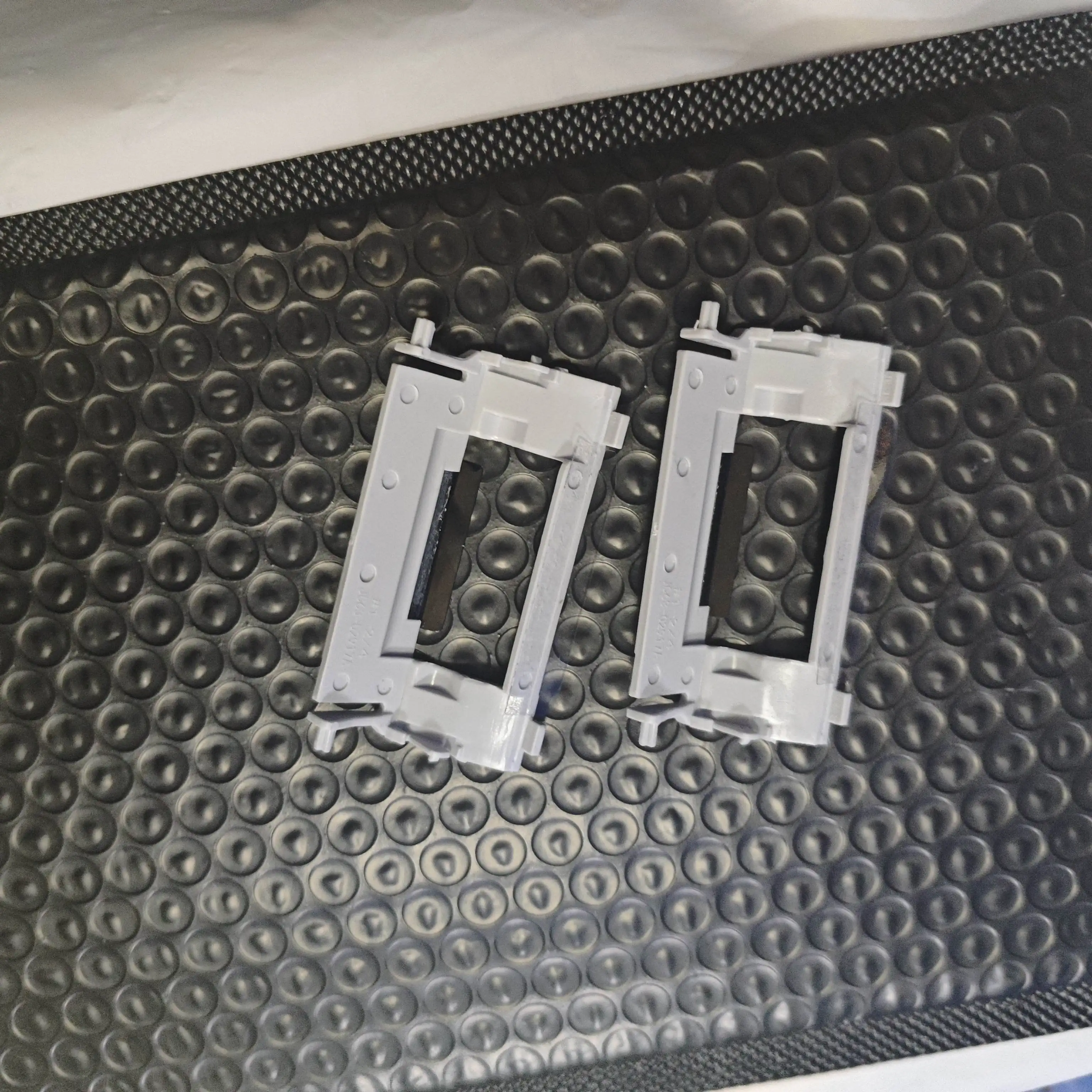 

30PCS JC63-02917A Cassette Cover Separation Pad for Samsung ML 3310 3312 3712 5637 5639 4833 4075 3710 3750 4833 4835 Printer