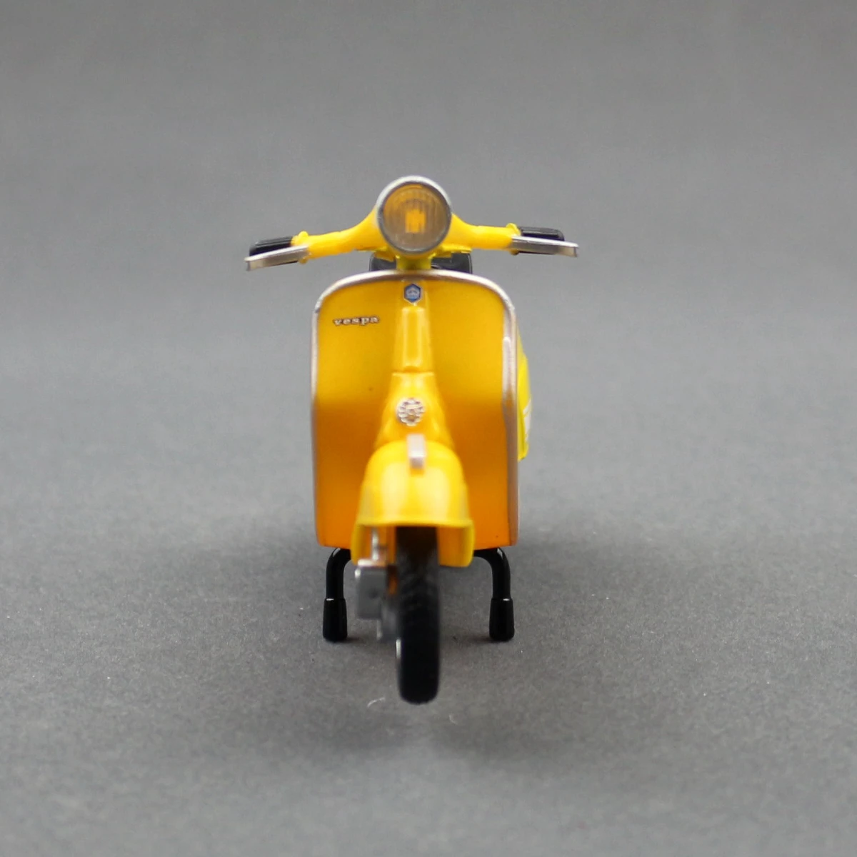 1/18 Vespa 200 Rally Electric Scooter Toy Motorcycle Bike Model