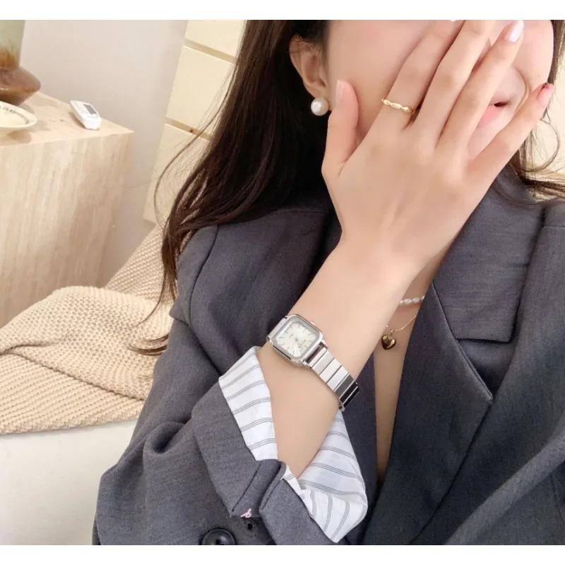 ساعة كوارتز رقمية صغيرة الحجم للنساء، ساعة كوارتز عالية الجودة لطلاب المدارس الثانوية، هدية عيد ميلاد كورية