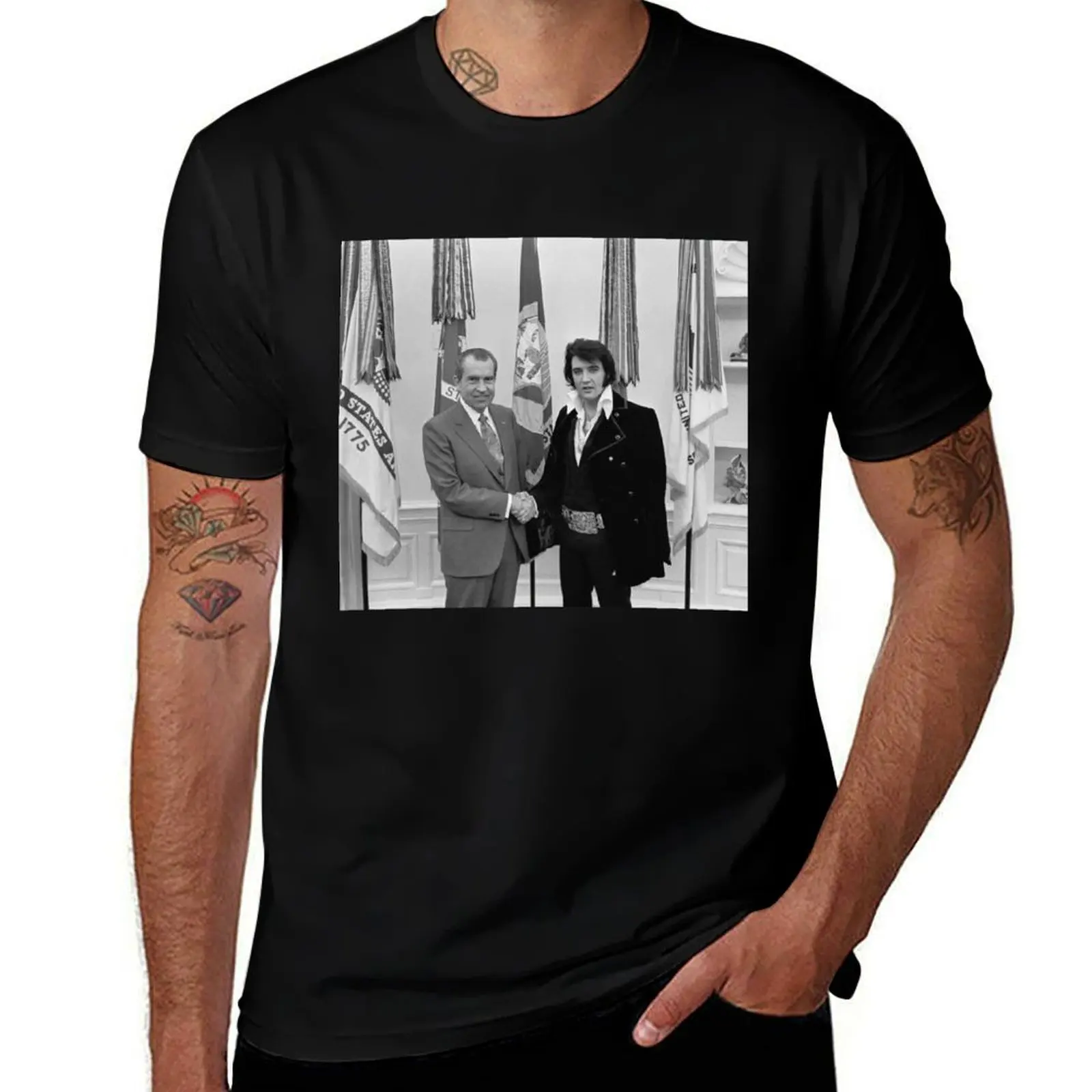

Nixon And Famous Rockstar Shake Hands T-Shirt Holiday All Match T-Shirt