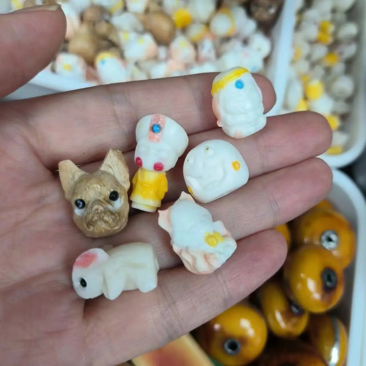 20pcs/lot cattle bone carving loose beads of various shapes wholesale Nine tailed fox zombie cute pet Shar Pei baby buddha retro