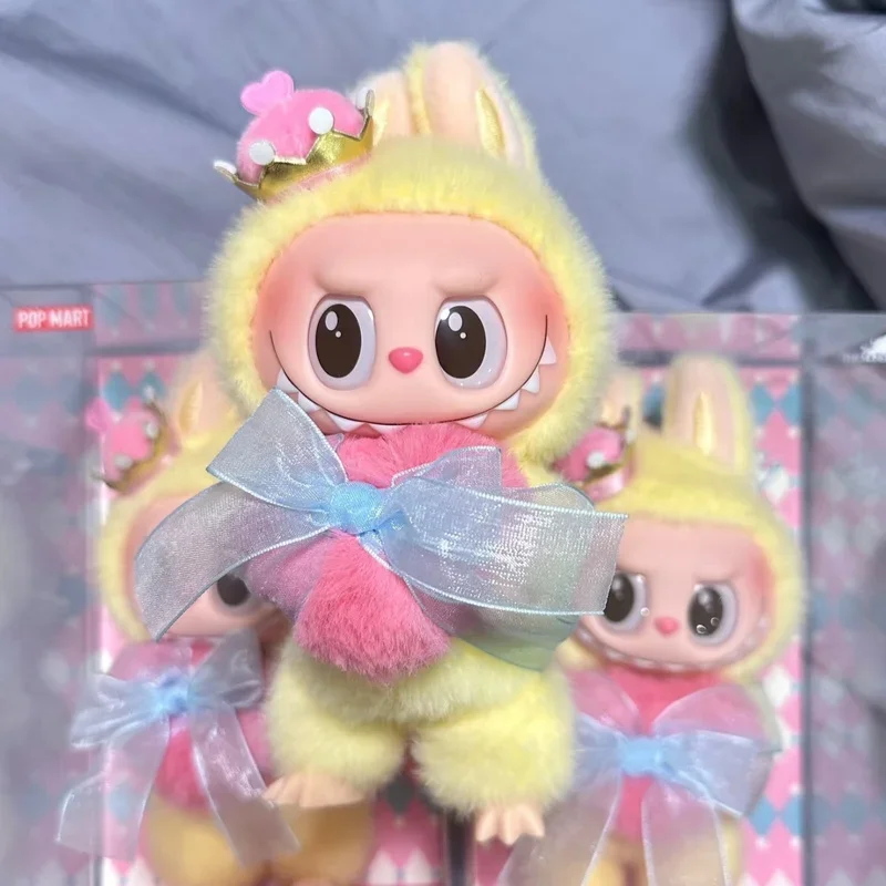 

The Monsters Labubu V3 Let‘S Checkmate Series Vinyl Face Doll Queen Keychain Pendant Labubu Valentine'S Day Gifts