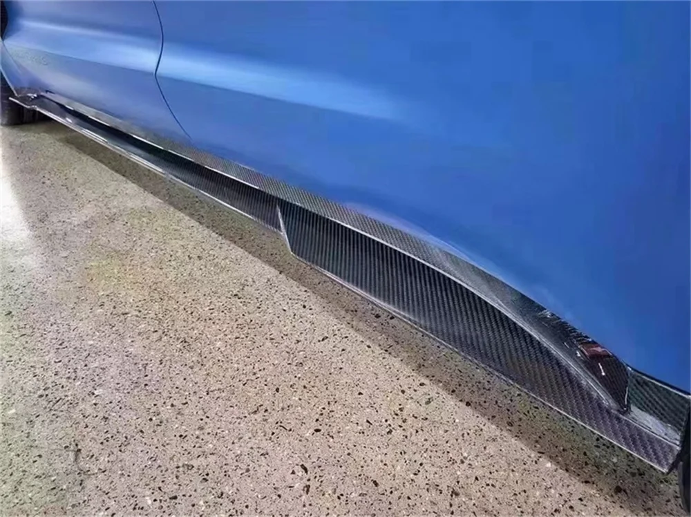 

Используется для Porsche Taycan 2019-2022 гг., комплект боковой юбки из натурального углеродного волокна M-стиля