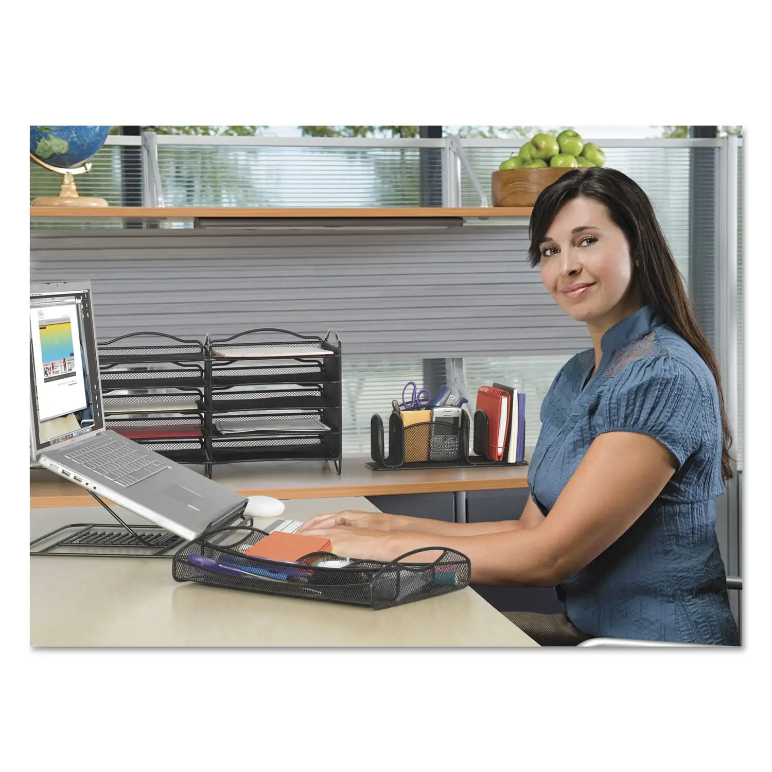 

Safco Products Onyx Mesh Laptop Stand, 12.25" X 12.25" X 2", Black