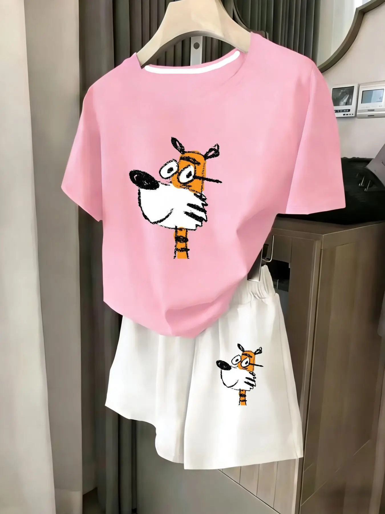 

Ladies 2-Piece Set Summer Beach Vacation Casual round Neck Short Sleeve Random Print T-Shirt Elastic Waist Shorts Suit Comfortab