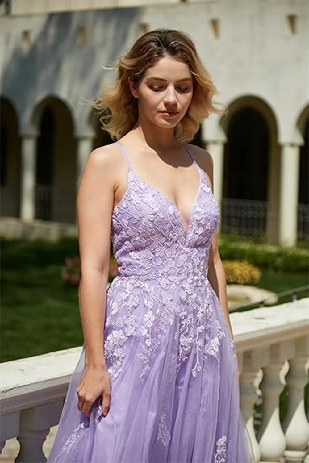 فستان حفلة موسيقية مزين بالدانتيل من التل مخصص طويل على شكل حرف V فستان وصيفة العروس للنساء بأشرطة سباغيتي مشد بدون ظهر فستان سهرة