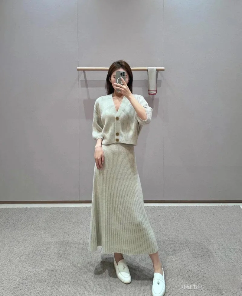 2024 Autumn/Winter New Women's Cardigan Fashionable, Exquisite, Comfortable, Casual, Skin friendly V-neck Wool Top+A-line Skirt