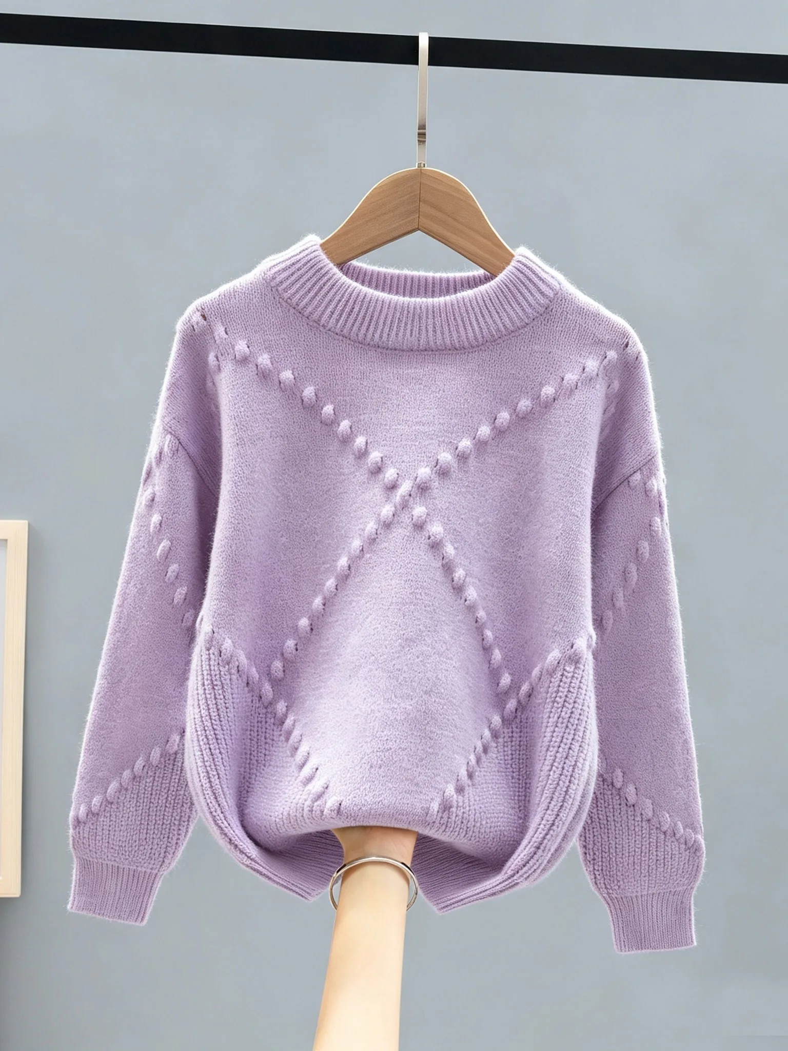 Girls' crew‑neck sweater, soft knit top with all‑over diamond pearl texture, 3D tulle bow, warm sweater for autumn and winter