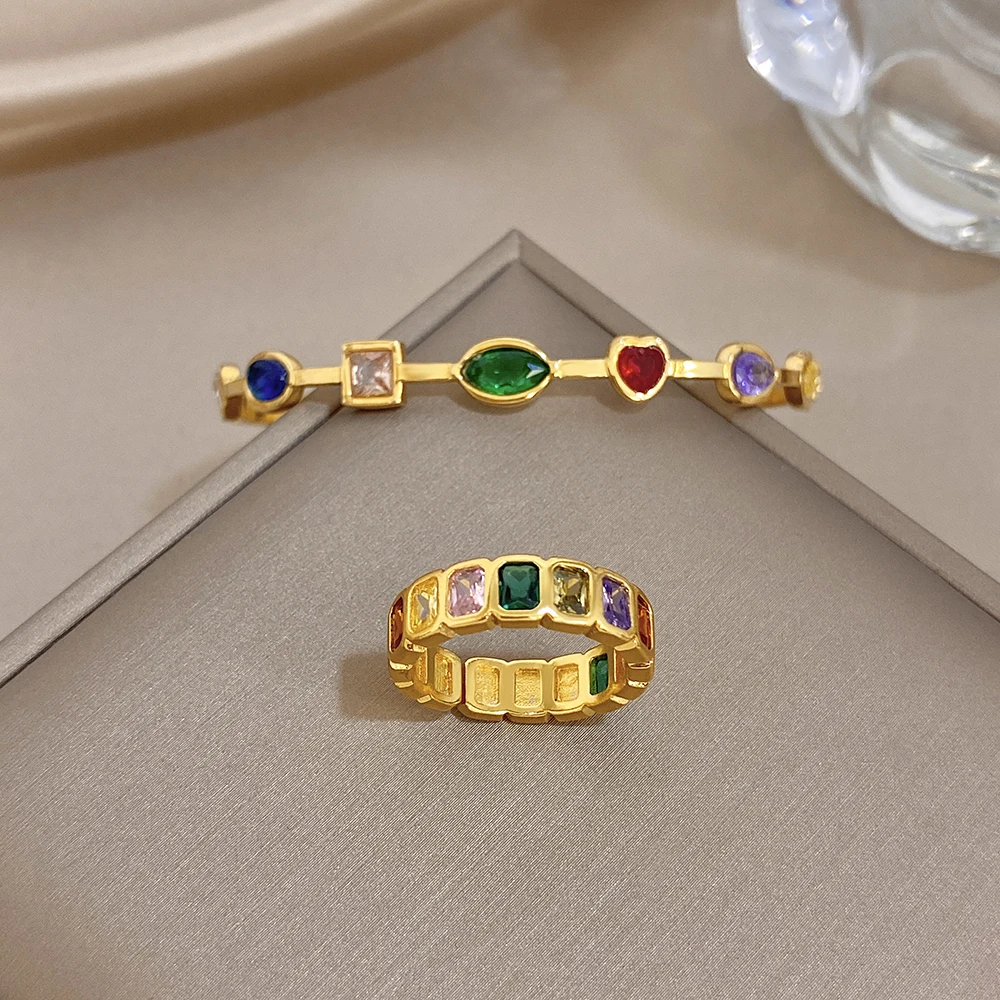 pulseira de pedras dourada