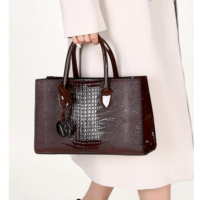 

Яркая кожаная женская кожаная сумка большой вместимости, женская сумка-тоут для мамы, модная атмосферная сумка, сумка для писем, комплект из двух предметов