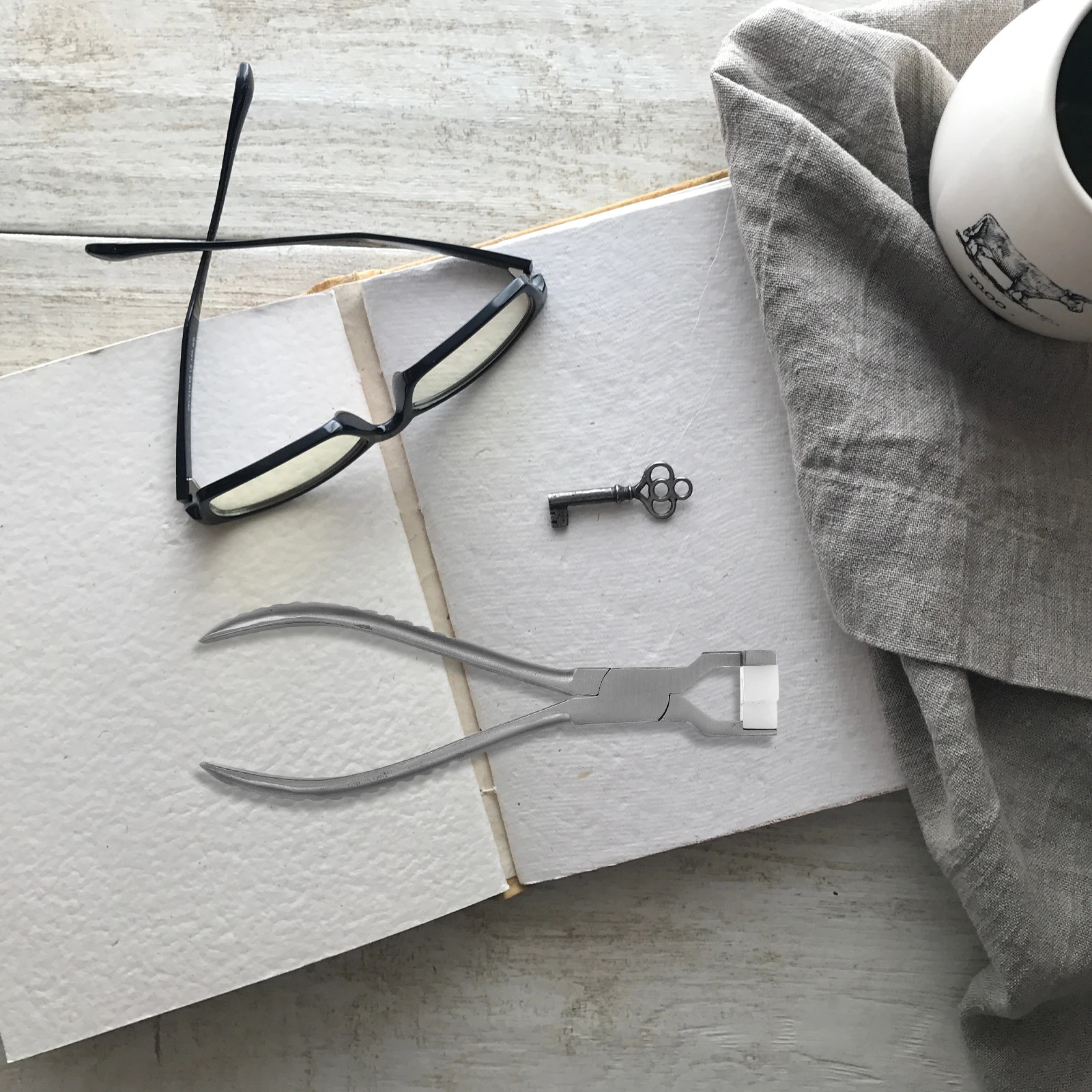 

Stainless Steel Eyeglass Repair Pliers Durable Glasses Frame Adjustment Precision Bending Plier For Metal Frames Glasses