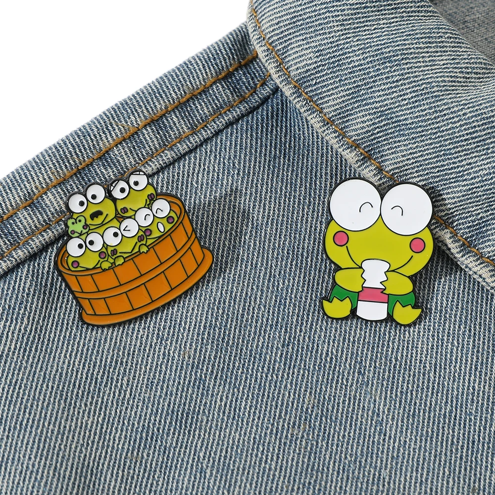 2 pcs Gúnyrajz sanrio Bross aranyos keroppi Zománc hajcsat Fém Jelvény ékszer Hátiszák Öltözés accessor ajándékok számára Barát