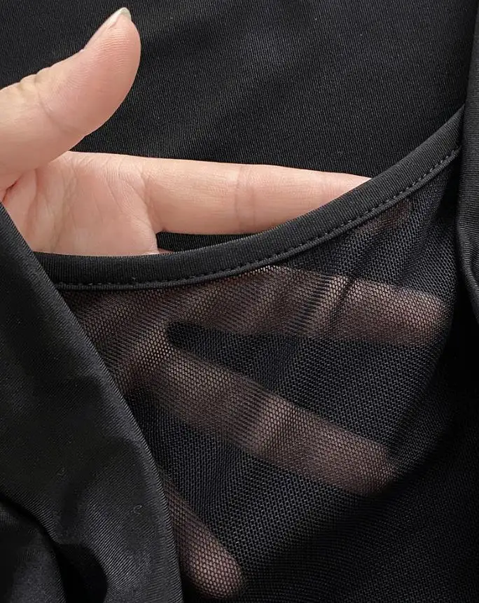 Blusa plus size com decoração de strass, gola alta, manga lanterna, ombro frio, top casual com forro de malha